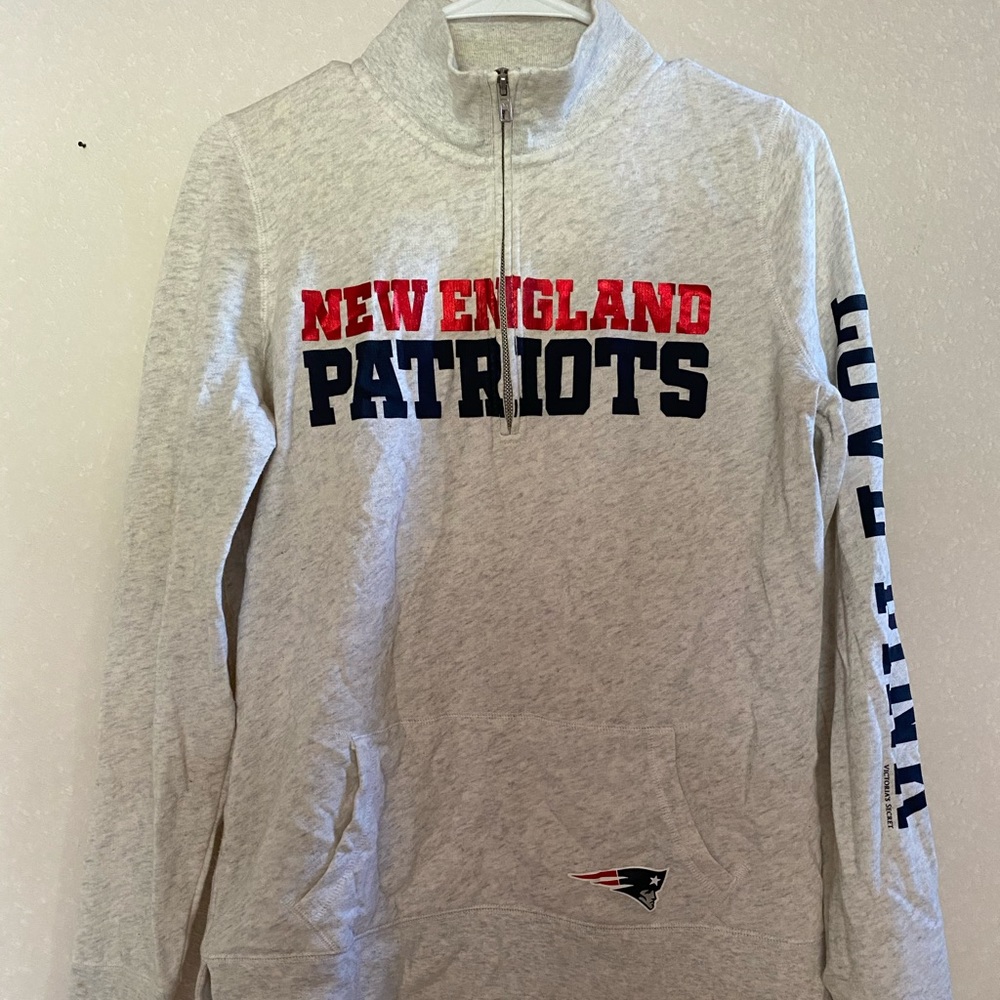 VS PINK! New England Patriots 1/4 Zip Sweatshirt